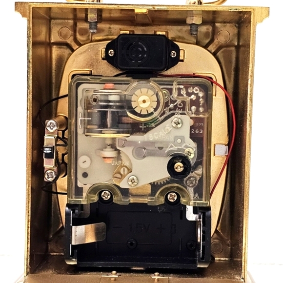 Bulova Gold Square Mantle Carriage Table Transistor Alarm Clock - Picture 16 of 16